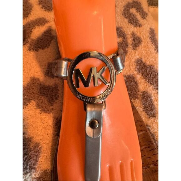 Michael Kors navy blue cork t strap flip flops sandals sz 11 silver - Picture 4 of 6